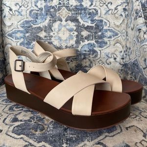 Universal Thread Wedge Sandal